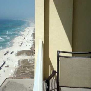 Meet your Posher, Mona